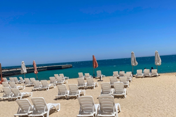 Studio in Hurghada with private beach for sale 